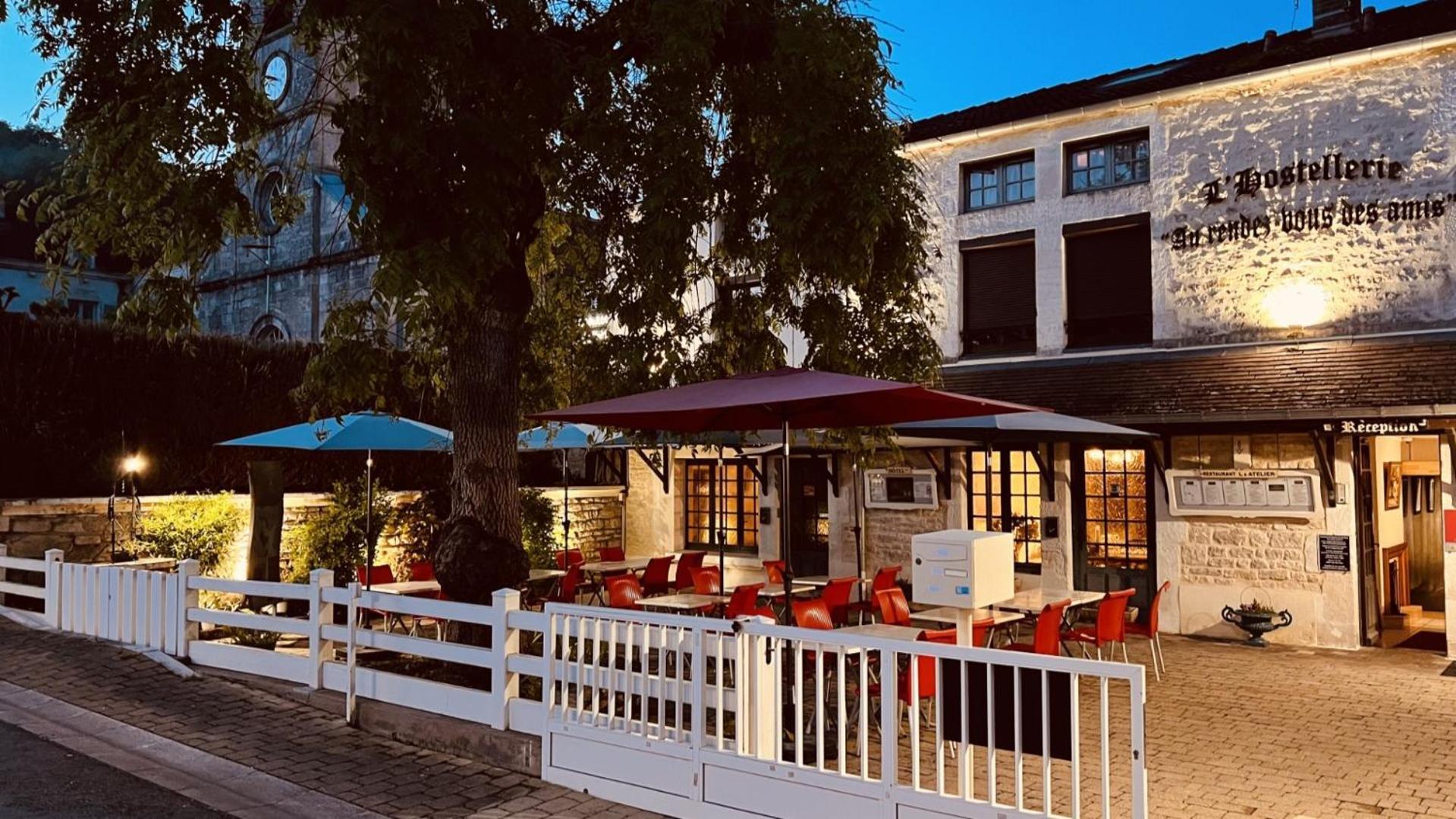 Hostellerie Au Rendez-Vous Des Amis Chaumont  Exterior foto